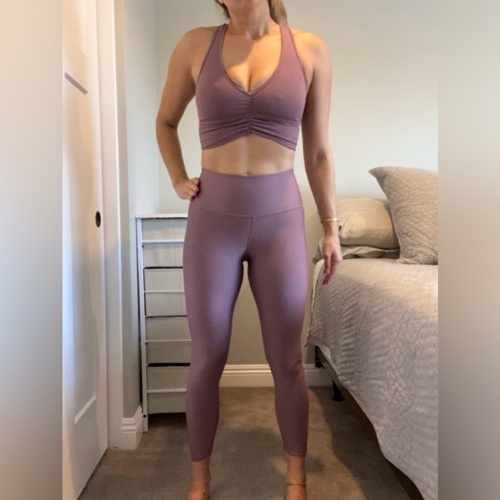 Alo woodrose airlift leggings (XS) and wild thing bra (S) set 💗💗 barely worn